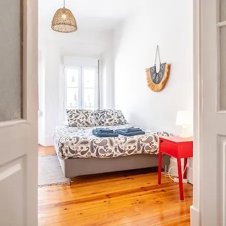 Апартаменты Charming Lapa Ii Quiet Neighborhood Лиссабон